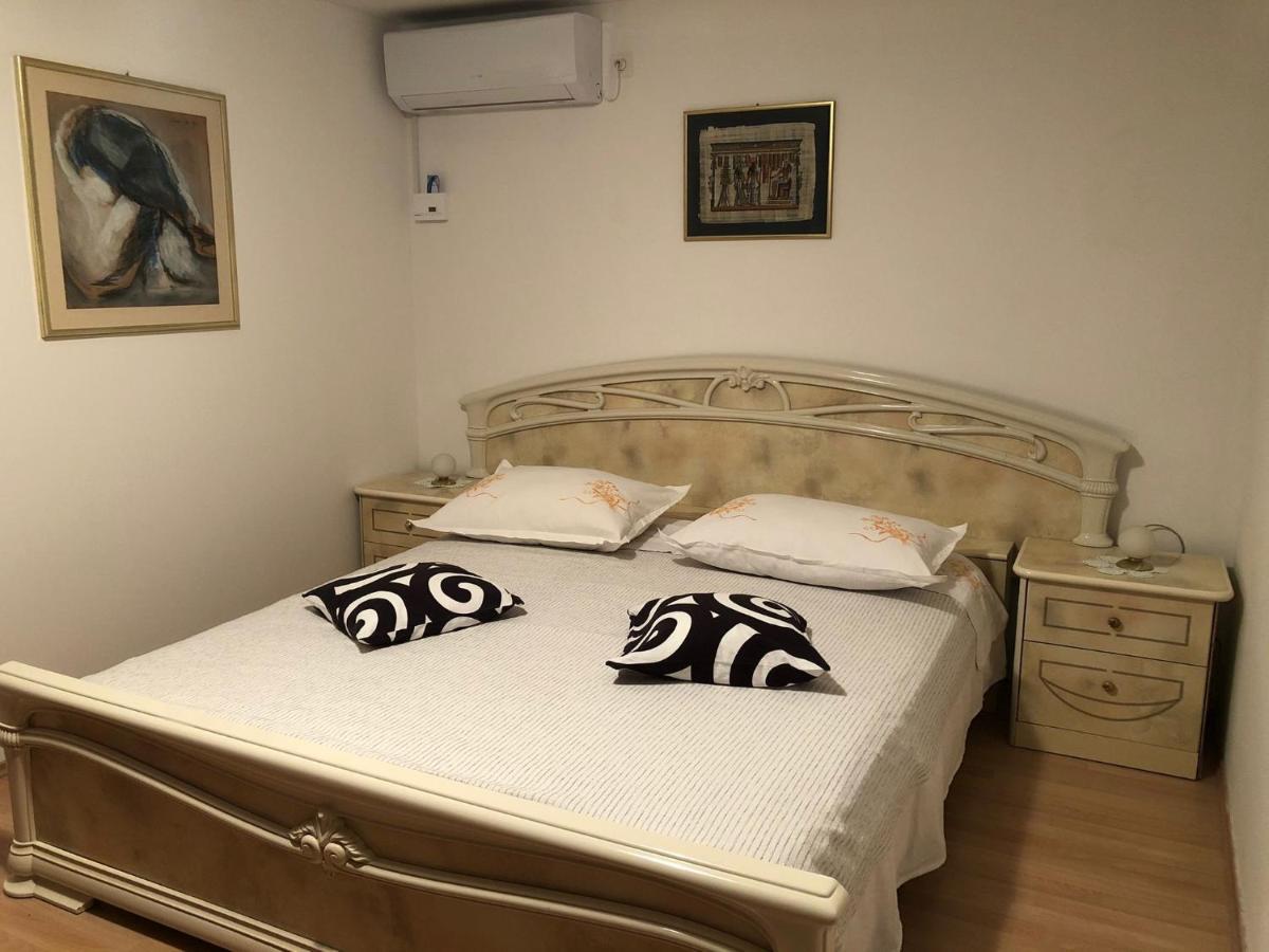 Apartment Danka Оміш Екстер'єр фото