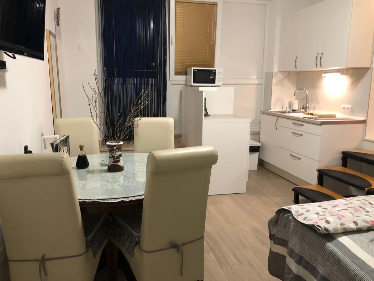 Apartment Danka Оміш Екстер'єр фото