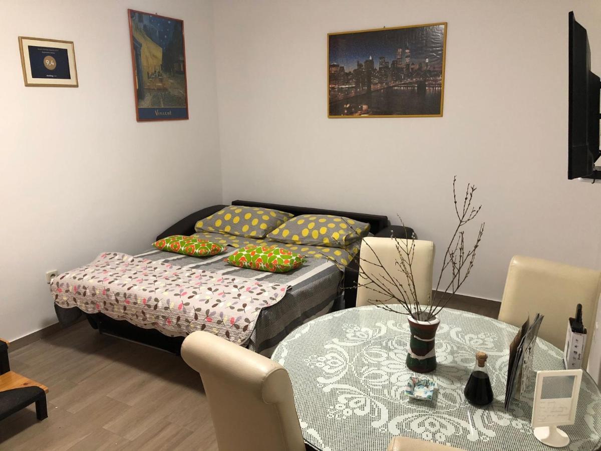 Apartment Danka Оміш Екстер'єр фото
