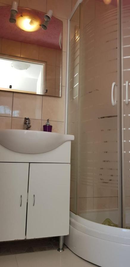 Apartment Danka Оміш Екстер'єр фото